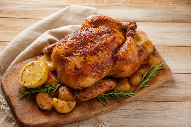 Pollo intero arrosto (foto illustrativa)